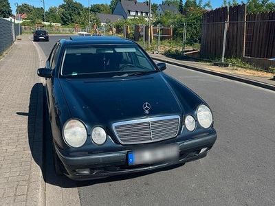 Mercedes E220