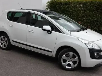 Gebraucht Peugeot 3008 Active 150 PS (110 kW) 2011 Weiß Kombi
