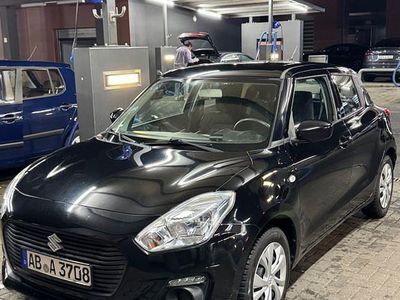 Gebraucht Suzuki Swift Club 90 PS (66 kW) 2019 Schwarz Kleinwagen