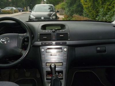 Gebraucht Toyota Avensis 177 PS (130 kW) 2003 Silber metallic Kombi