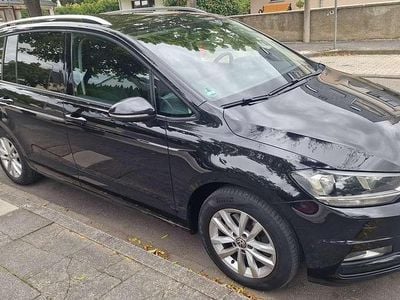 Schwarz Gebraucht 2016 VW Touran Van / Kleinbus | 12.450 € (Etwas zu teuer)