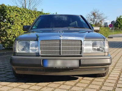 Gebraucht Mercedes 300 179 PS (131 kW) 1991 Grau Coupé