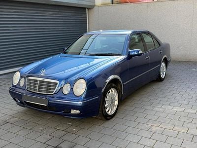 Second-hand Mercedes E200 136 CP (100 kW) 2000 Albastru Berlinǎ