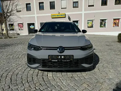 Gebraucht VW Golf VIII GTI Clubsport 300 PS (220 kW) 2023 Grau Limousine