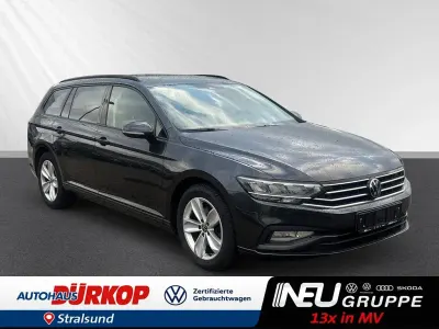 Gebraucht VW Passat Basis 150 PS (110 kW) 2023 Grau Kombi