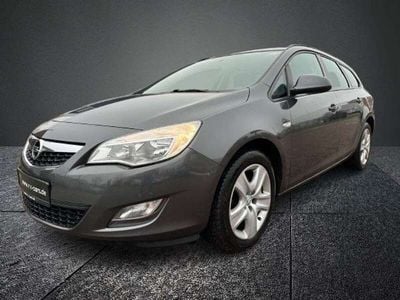 Gebraucht Opel Astra Edition 160 PS (117 kW) 2011 Grau Kombi