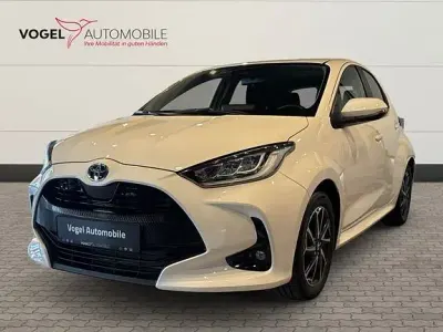 Gebraucht Toyota Yaris Team 116 PS (85 kW) 2022 Weiß Kleinwagen