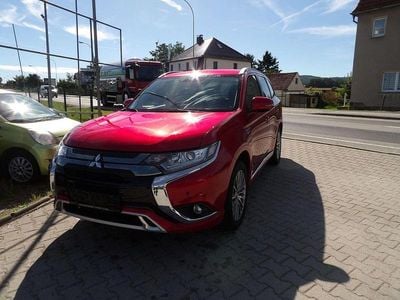 Rot Gebraucht 2021 Mitsubishi Outlander P-HEV Basis SUV | 18.999 € (Guter Preis)