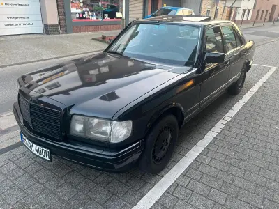 Używany Mercedes S300 SE 188 KM (138 kW) 1985 Czarny Sedan/Limuzyna