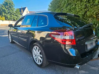 Gebraucht Renault Laguna III 150 PS (110 kW) 2011 Schwarz Kombi