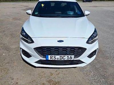 Second-hand Ford Focus ST-Line 182 CP (133 kW) 2021 Negru Berlinǎ