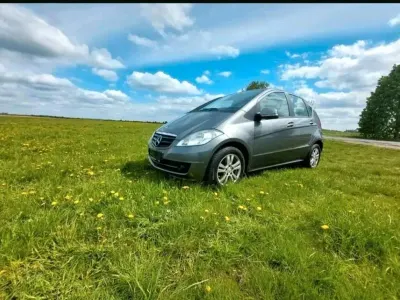 Używany Mercedes A160 95 KM (69 kW) 2009 Brązowy Hatchback