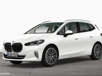 Gebraucht BMW 223 Active Tourer Sport Line 204 PS (150 kW) 2023 Mineralweiß Van / Kleinbus