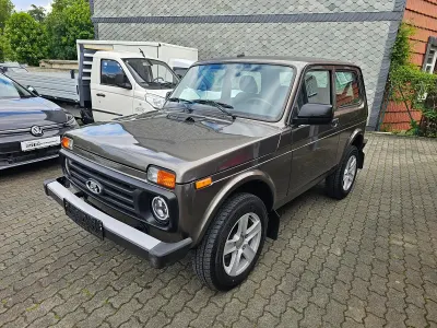 Gebraucht Lada niva 83 PS (61 kW) 2023 Koriander metallic SUV
