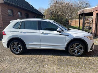 Gebraucht VW Tiguan R-line 150 PS (110 kW) 2024 Weiß SUV