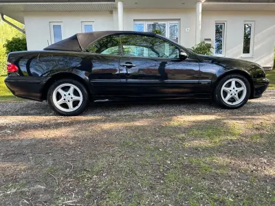Używany Mercedes CLK320 218 KM (160 kW) 2001 Czarny Kabriolet
