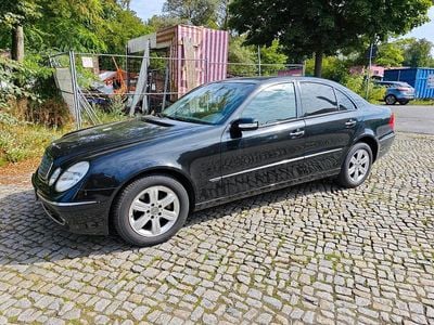 Mercedes E200
