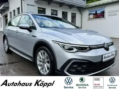 Gebraucht VW Golf Alltrack 200 PS (147 kW) 2022 Reflexsilber metallic Kombi