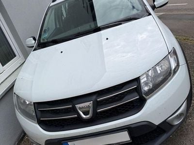 Second-hand Dacia Sandero Stepway 90 CP (66 kW) 2014 Alb Berlinǎ