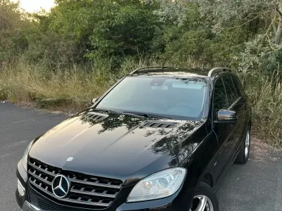 Gebraucht Mercedes ML350 258 PS (189 kW) 2012 Schwarz SUV
