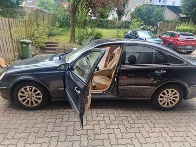 Mercedes E320
