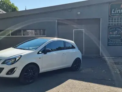 Gebraucht Opel Corsa Color Edition 101 PS (74 kW) 2013 Weiß Kleinwagen