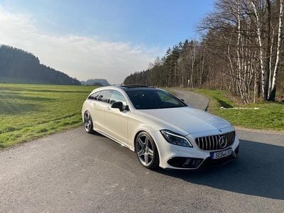 Weiß Gebraucht 2015 Mercedes CLS350 Shooting Brake Kombi | 20.000 € (Teuer)