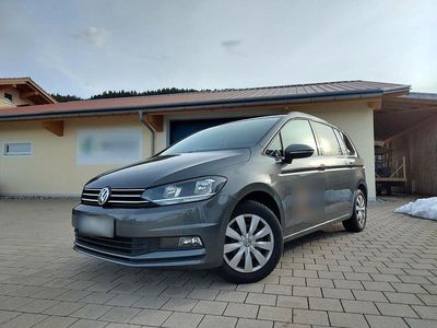 Gebraucht VW Touran Comfortline 150 PS (110 kW) 2020 Grau Van / Kleinbus