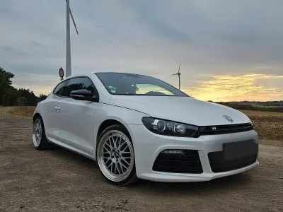Gebraucht VW Scirocco R 265 PS (194 kW) 2011 Weiß Coupé