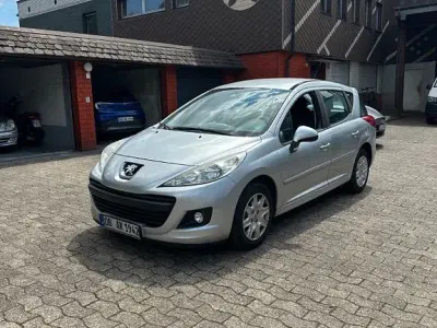 Gebraucht Peugeot 207 Filou 73 PS (53 kW) 2011 Silber Kombi
