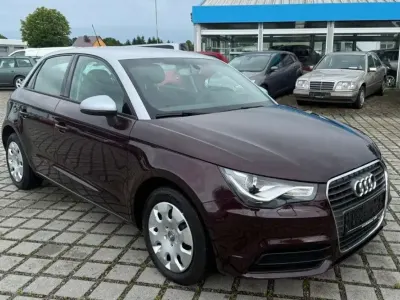 Gebraucht Audi A1 Sportback Sport 86 PS (63 kW) 2014 Shirazrot / florettsilber Kleinwagen