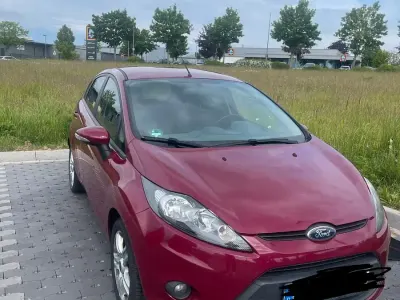 Gebraucht Ford Fiesta 82 PS (60 kW) 2011 Rot Limousine