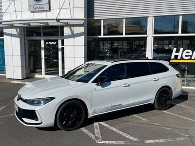 Gebraucht VW Passat R-line 150 PS (110 kW) 2024 Weiß Limousine