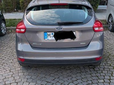 Gebraucht Ford Focus 125 PS (91 kW) 2016 Grau Limousine