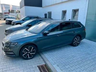 Gebraucht Skoda Octavia First Edition 204 PS (150 kW) 2020 Grau Kombi