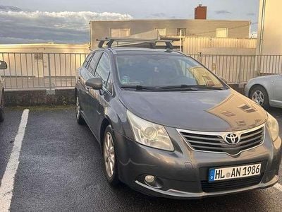 Gebraucht Toyota Avensis Executive 126 PS (92 kW) 2012 Kombi