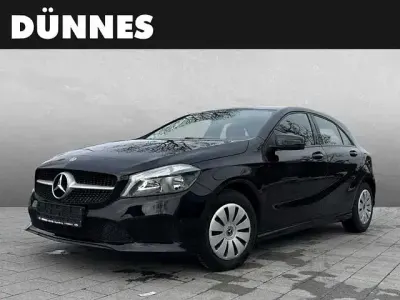 Używany Mercedes A160 110 KM (80 kW) 2018 Czarny Sedan/Limuzyna