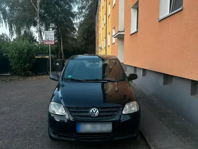 Gebraucht VW Fox 55 PS (40 kW) 2009 Schwarz Kleinwagen