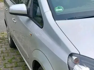 Gebraucht Opel Zafira 140 PS (102 kW) 2006 Silber Van / Kleinbus
