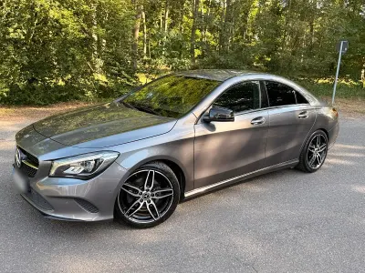 Gebraucht Mercedes CLA220 177 PS (130 kW) 2017 Grau Limousine