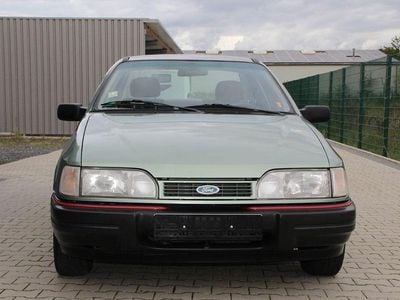 Usado Ford Sierra 101 HP (74 kW) 1990 Verde Sedan