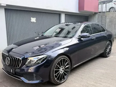 Gebraucht Mercedes E220 AMG 194 PS (142 kW) 2018 Blau Limousine