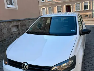 Gebraucht VW Polo 75 PS (55 kW) 2012 Weiß Kleinwagen