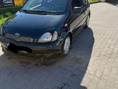Gebraucht Toyota Yaris 86 PS (63 kW) 2002 Schwarz Kleinwagen