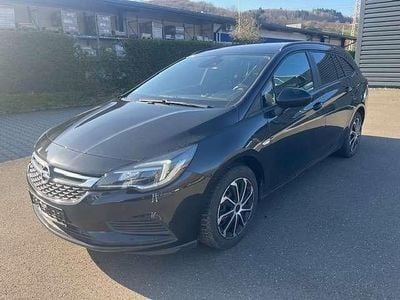 Gebraucht Opel Astra Edition 101 PS (74 kW) 2018 Schwarz Kombi