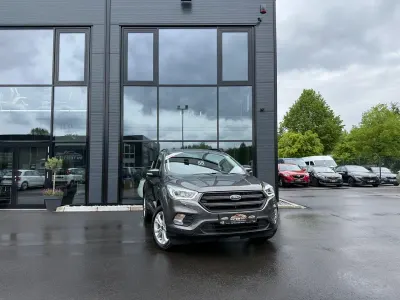 Gebraucht Ford Kuga Titanium 150 PS (110 kW) 2017 Grau SUV