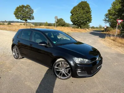 Gebraucht VW Golf VII Highline 150 PS (110 kW) 2016 Schwarz Limousine