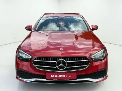 Gebraucht Mercedes E300 306 PS (225 kW) 2022 Rot Limousine