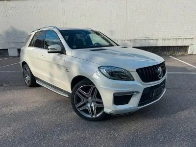 Używany Mercedes ML500 408 KM (300 kW) 2013 Biały SUV