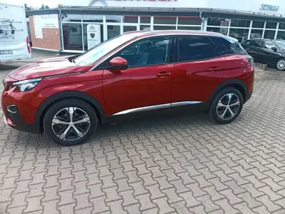 Gebraucht Peugeot 3008 Active 131 PS (96 kW) 2018 Lqv  lackierung ultimaterot (metallic) SUV